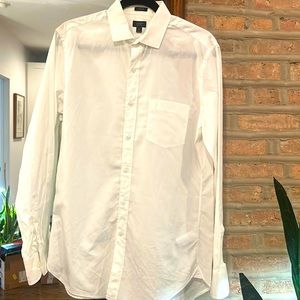 J Crew men’s Ludlow 120’s 2 ply white shirt size medium.